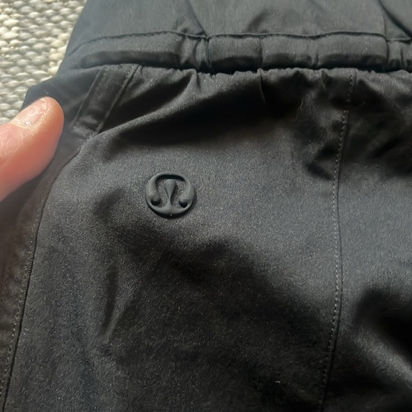 Lululemon Wide leg High-Rise pant/Jogger (cinchable cuff)
Black - Picture 10 of 14